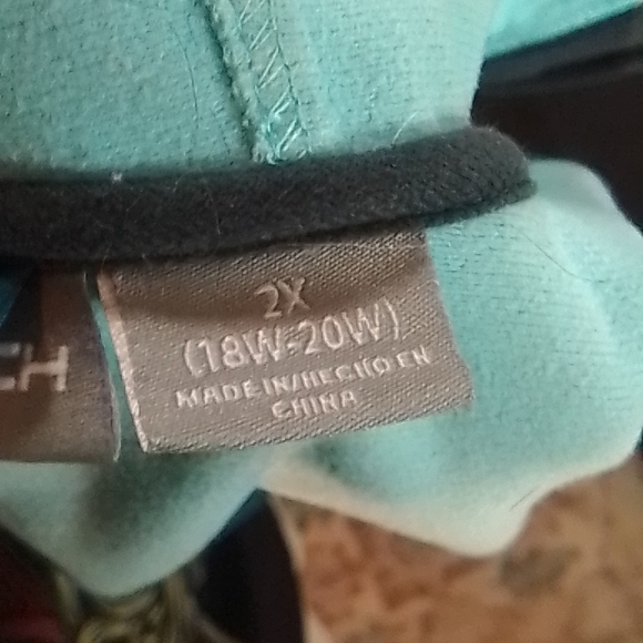 Free Tech jacket 2x - Picture 5 of 5